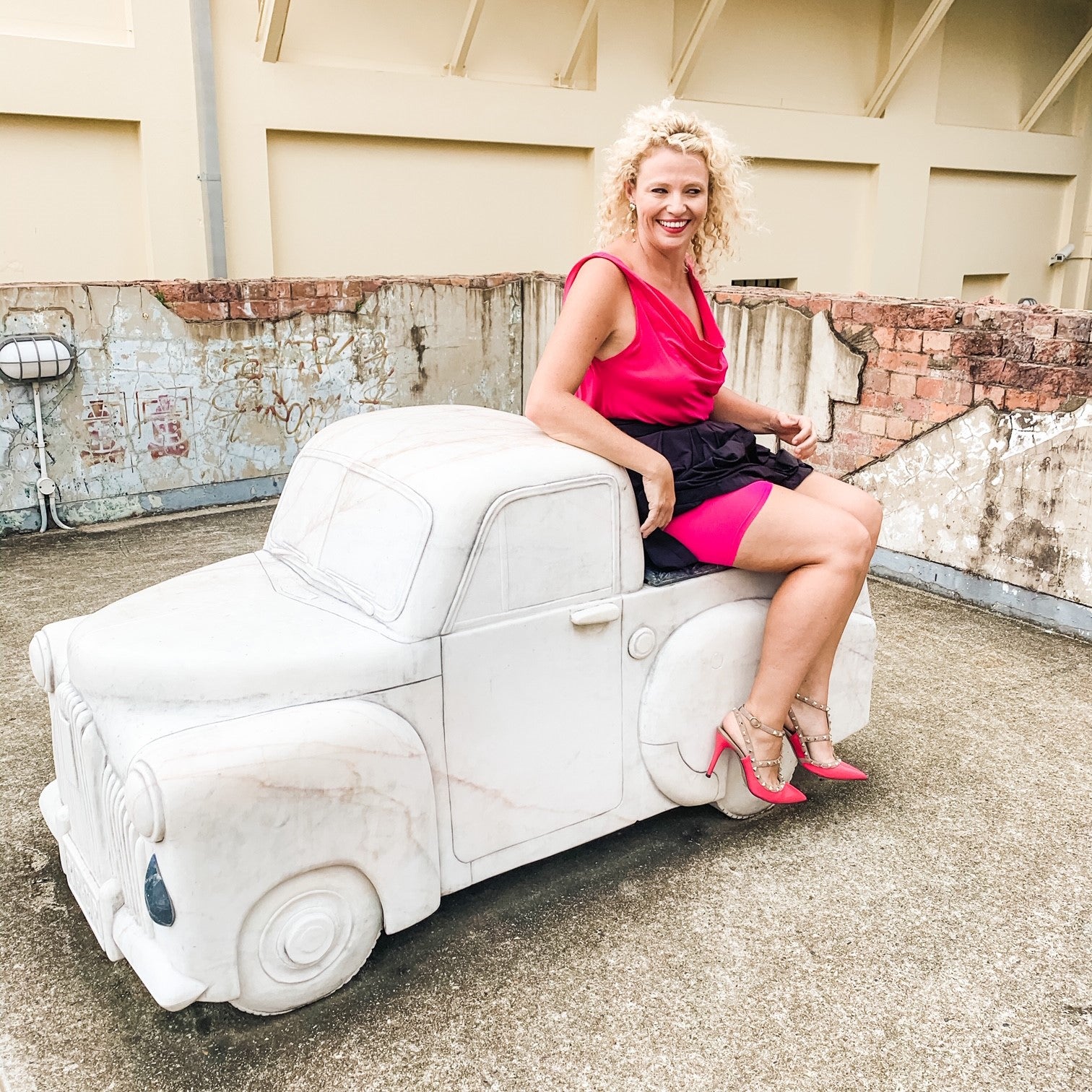 Skanties Electric Flamingo Ships from AUSTRALIA